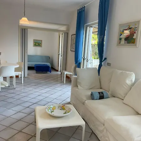 Anna's Terrace - Via Reginaldo Giuliani 13 *